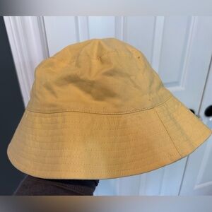 Baggu bucket hat